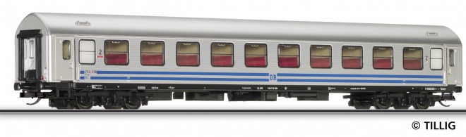 Passenger car 2nd class type Y in first production Stainsteel livery (limited edition)<br /><a href='images/pictures/Tillig/16655_VGL74346.jpg' target='_blank'>Full size image</a>